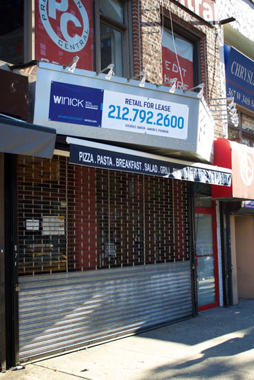 The exterior of the now-closed Lezzette